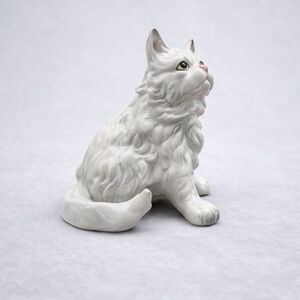 Vintage Porcelain Persian White Cat Figurine NC Cameron and Sons Made in Korea